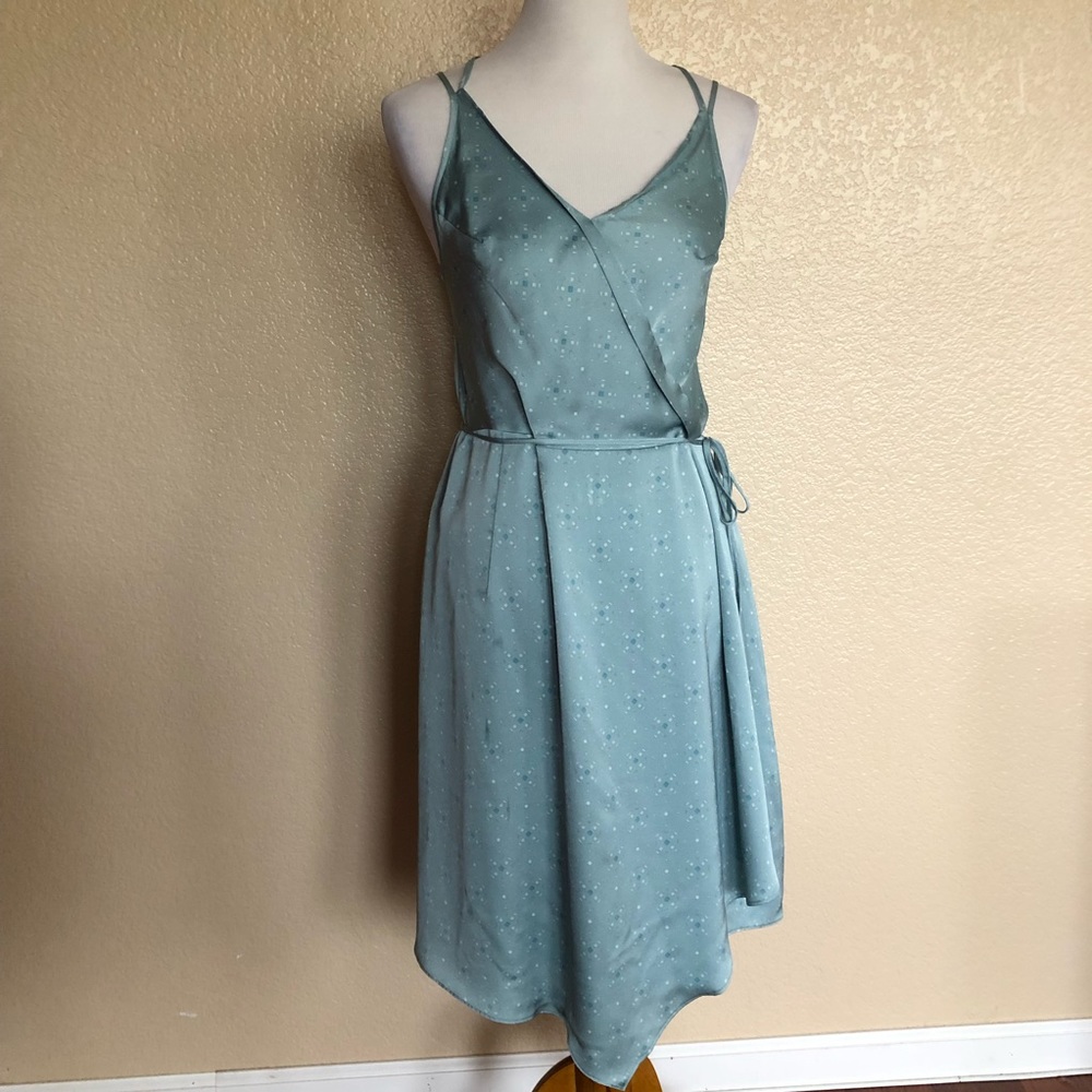 New August 1 Eight Faux Wrap Sleeveless Satin Cocktail Dress Blue